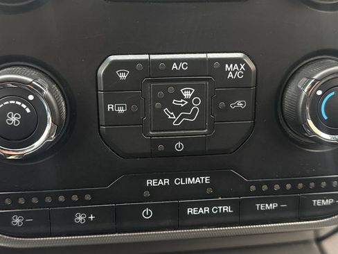Used 2017 Ford Expedition EL XLT AWD/4WD image 31