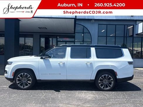 Used 2023 Jeep Grand Wagoneer L Series III w/ Rear Seat Video Group 1 AWD/4WD image 1