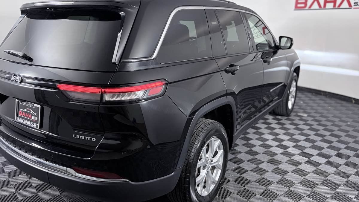 Used 2023 Jeep Grand Cherokee Limited AWD/4WD image 7