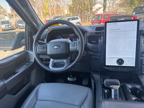 Used 2025 Ford F150 Lightning Flash image 9