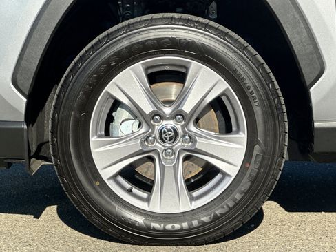 Used 2025 Toyota RAV4 XLE image 30