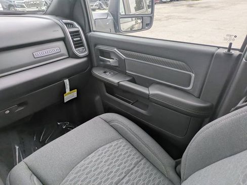New 2026 RAM 3500 Big Horn AWD/4WD image 17