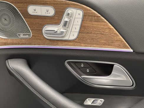 Certified 2025 Mercedes-Benz GLS 450 4MATIC image 16