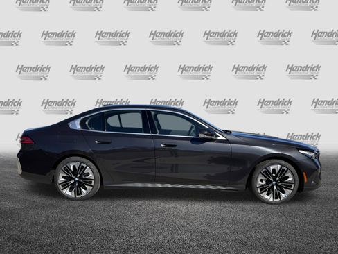 Used 2026 BMW 530i w/ Premium Package image 10