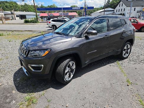 Used 2018 Jeep Compass Limited w/ Navigation Group AWD/4WD image 7