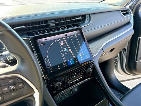 Used 2021 Jeep Grand Cherokee L Limited image 10