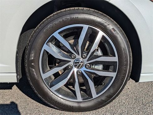 New 2026 Volkswagen Jetta SE image 11