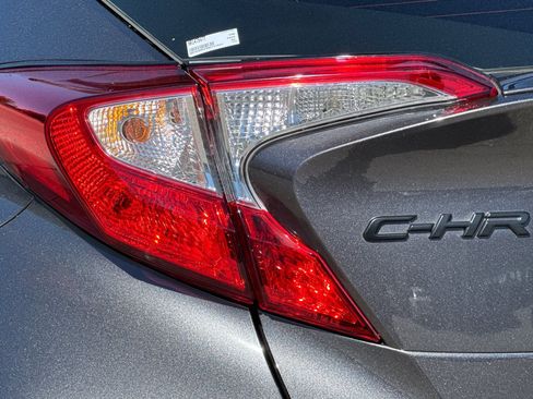 Used 2022 Toyota C-HR XLE image 26