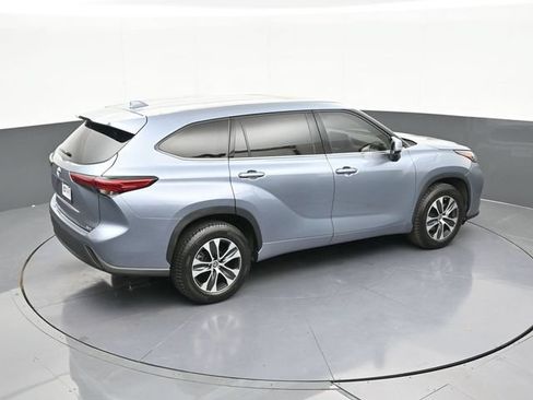 Used 2021 Toyota Highlander XLE FWD image 61