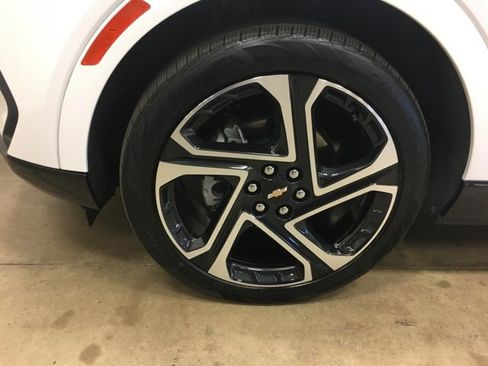 Used 2024 Chevrolet Equinox EV LT image 12