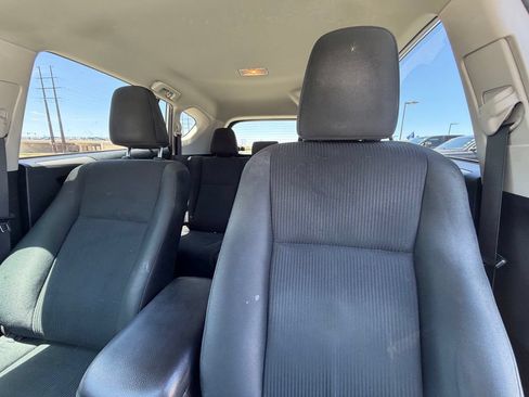 Used 2018 Toyota RAV4 LE FWD image 11