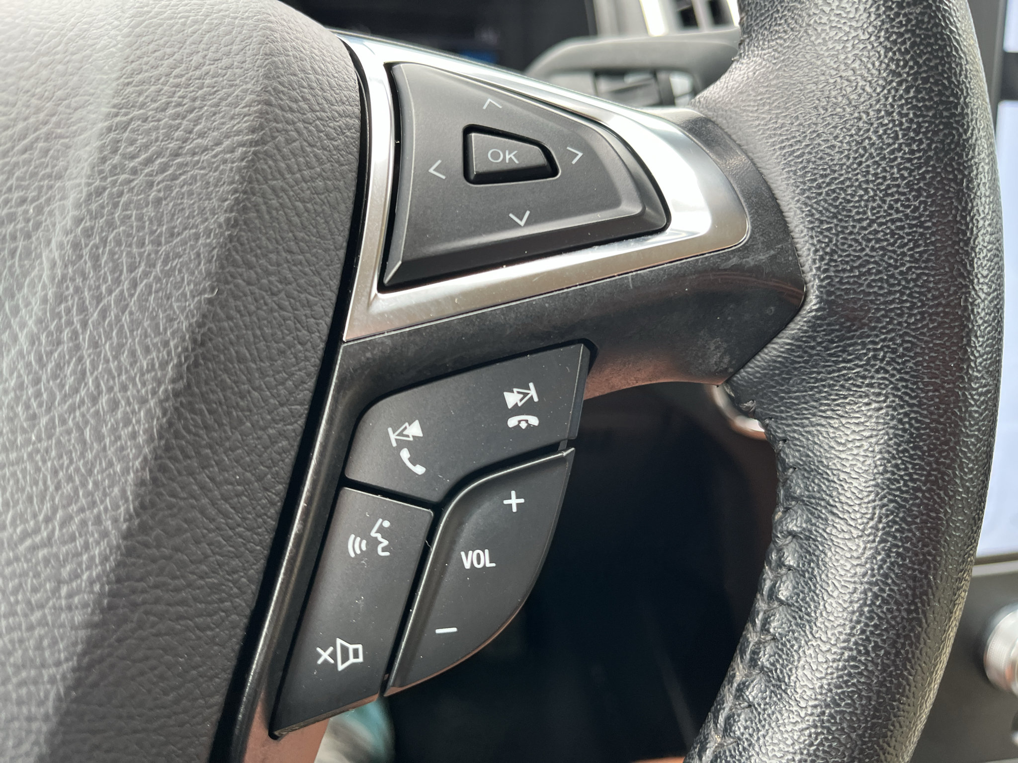 Used 2024 Ford Edge SEL AWD/4WD image 20
