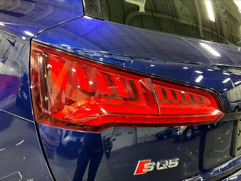 Used 2020 Audi SQ5 Premium Plus w/ Premium Plus Package image 28