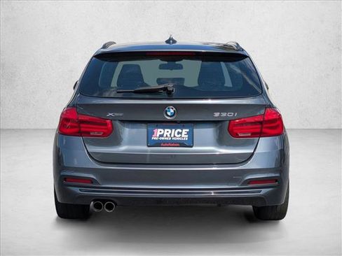 Used 2018 BMW 330i xDrive Wagon AWD/4WD image 6