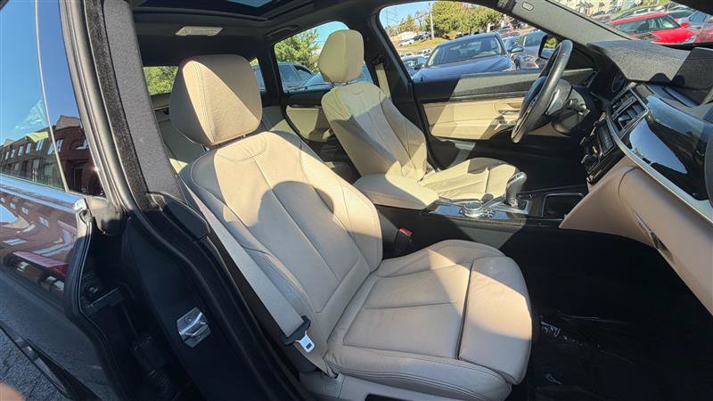 Used 2018 BMW 330i Gran Turismo xDrive AWD/4WD image 13