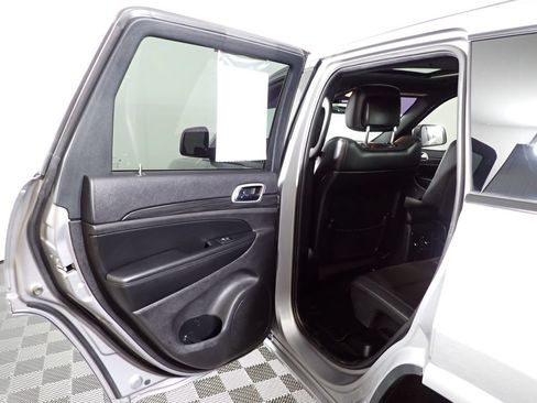 Used 2019 Jeep Grand Cherokee Altitude AWD/4WD image 33