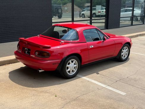 Used 1990 MAZDA MX-5 Miata RWD image 14
