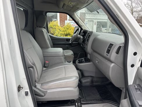 Used 2017 Nissan NV 3500 SL w/ Technology Package image 24