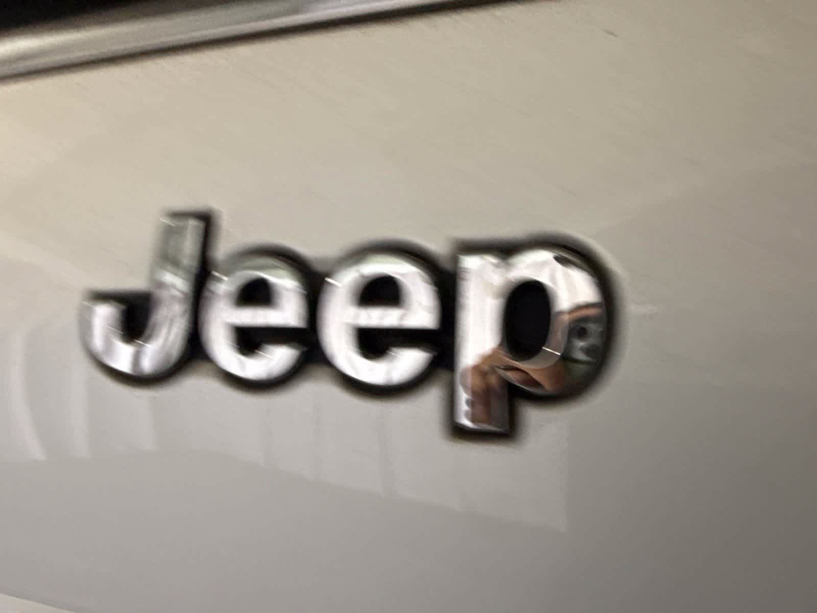 Used 2021 Jeep Grand Cherokee L Limited w/ Luxury Tech Group II AWD/4WD image 14