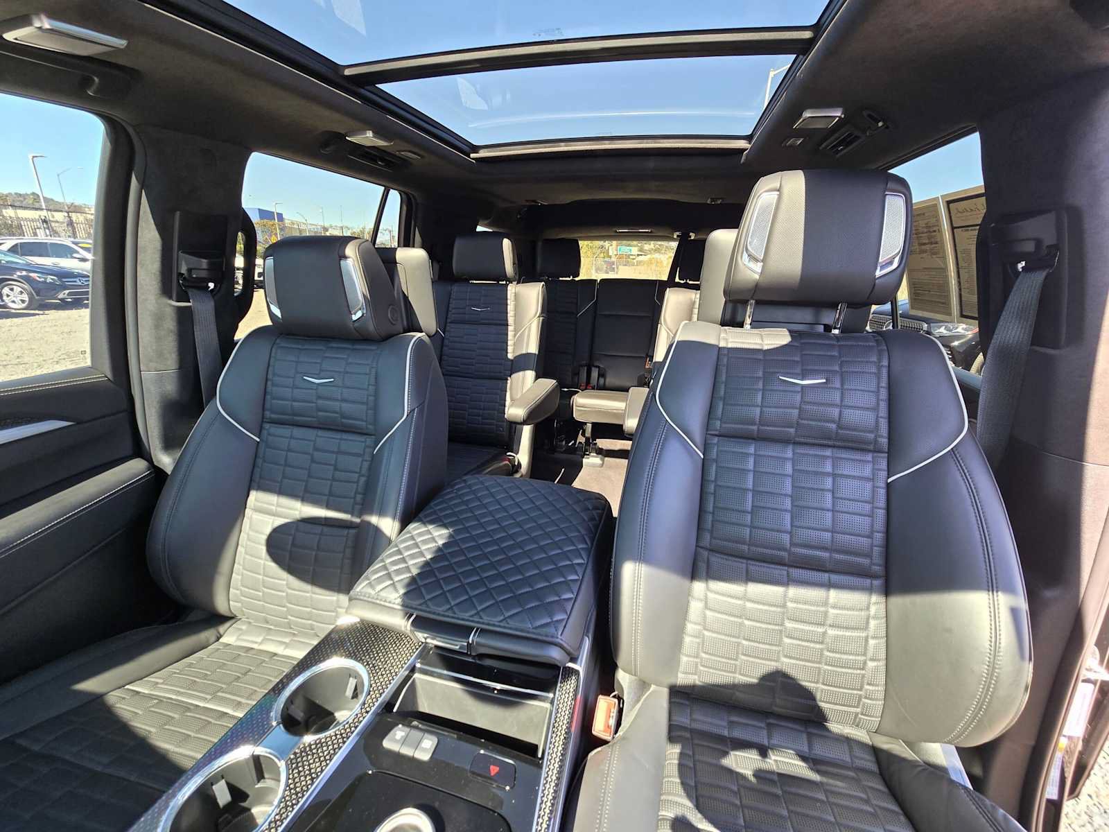 Used 2025 Cadillac Escalade V AWD/4WD image 28