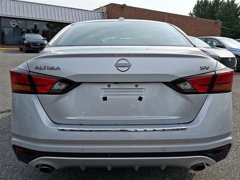 Certified 2023 Nissan Altima 2.5 SV w/ SV Premium Package FWD image 6