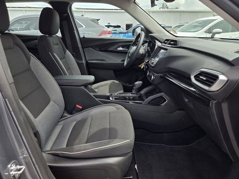 Used 2022 Chevrolet TrailBlazer LS FWD image 19