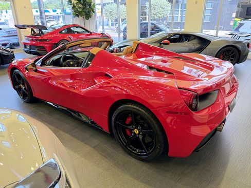 Used 2016 Ferrari 488 Spider image 16