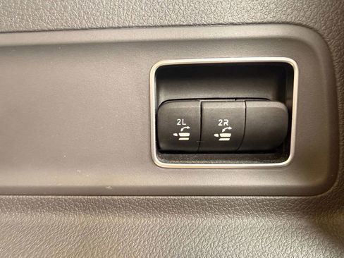 Used 2020 Mercedes-Benz GLE 350 4MATIC w/ 3rd Row Seat Package image 39