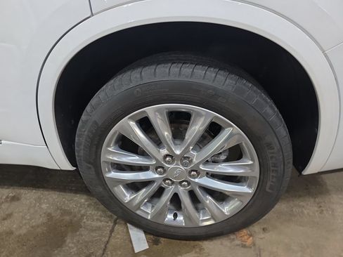 Used 2023 Cadillac XT6 Premium Luxury w/ LPO, Floor Liner Package AWD/4WD image 32