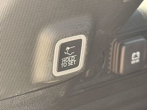 Used 2024 Jeep Grand Cherokee Limited 4xe AWD/4WD image 9