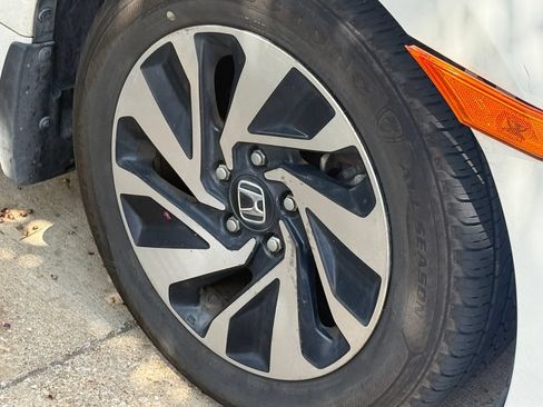 Used 2019 Honda Civic LX image 5