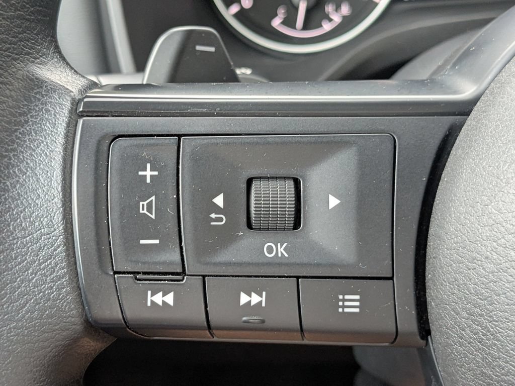 Used 2024 Nissan Rogue SV AWD/4WD image 22