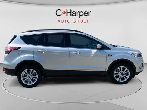 Used 2018 Ford Escape SE AWD/4WD image 2