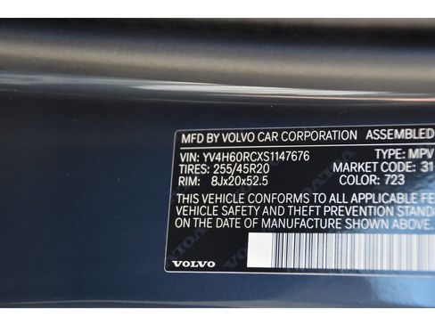 Used 2025 Volvo XC60 T8 Plus w/ Protection Package Premier image 23