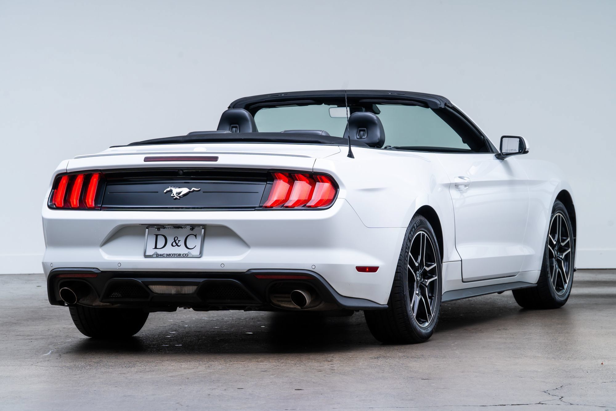 Used 2022 Ford Mustang Premium RWD image 7