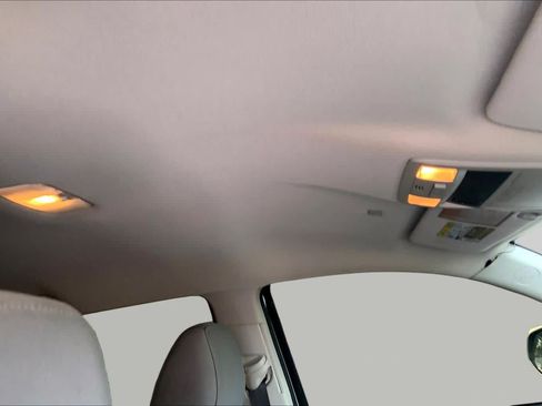 Used 2019 Toyota Tacoma SR5 AWD/4WD image 14