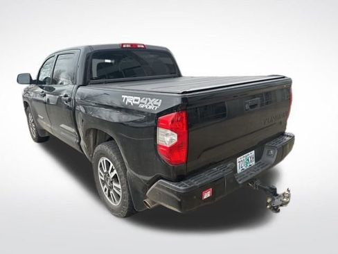 Used 2018 Toyota Tundra SR5 image 3