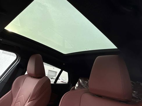 New 2026 BMW X2 xDrive28i w/ Convenience Package image 4