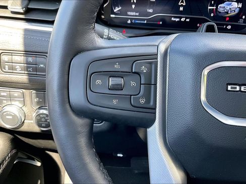 Used 2024 GMC Yukon Denali w/ Advanced Technology Package image 23