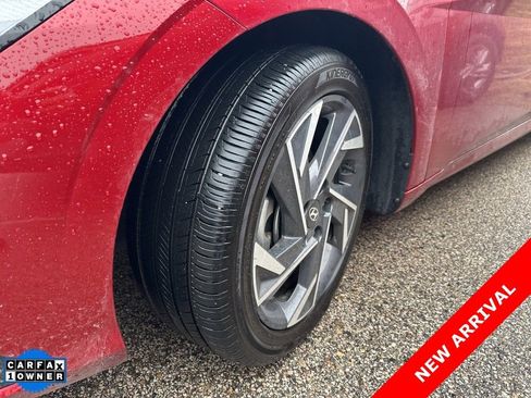Used 2025 Hyundai Elantra SEL image 10