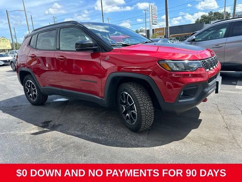 Used 2025 Jeep Compass Trailhawk AWD/4WD image 2