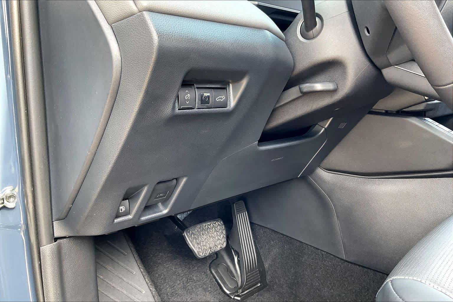 Certified 2026 Toyota RAV4 XLE Premium FWD image 35