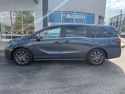 New 2026 Honda Odyssey Touring image 9