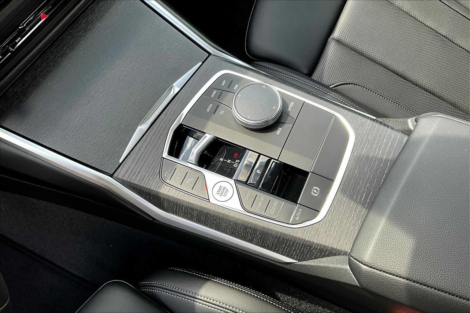 New 2025 BMW 230i Coupe w/ Premium Package RWD image 8