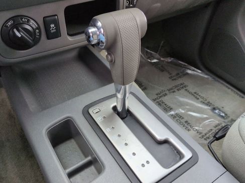 Used 2018 Nissan Frontier SV image 33