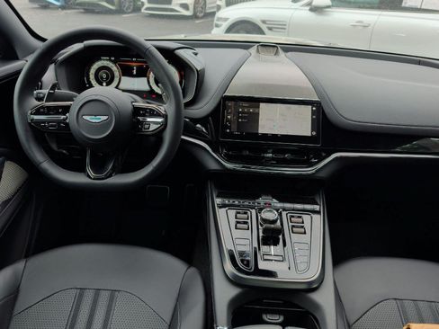 Used 2025 Aston Martin DBX 707 AWD/4WD image 36