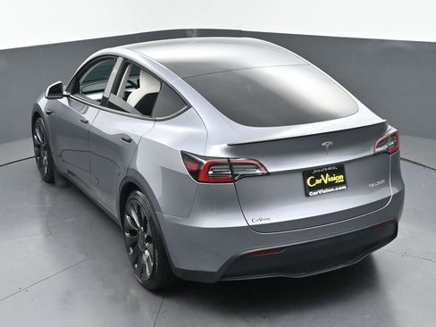 Used 2024 Tesla Model Y Performance AWD/4WD image 38