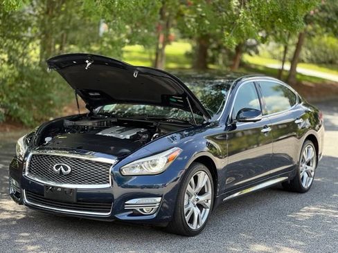 Used 2017 INFINITI Q70 L 3.7 AWD/4WD image 41