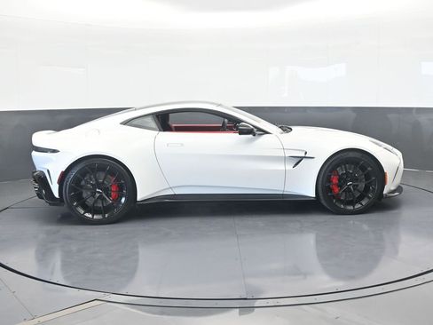 Used 2025 Aston Martin V8 Vantage Coupe image 7