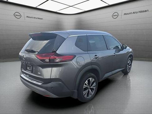 Used 2021 Nissan Rogue SV w/ Premium Package FWD image 4